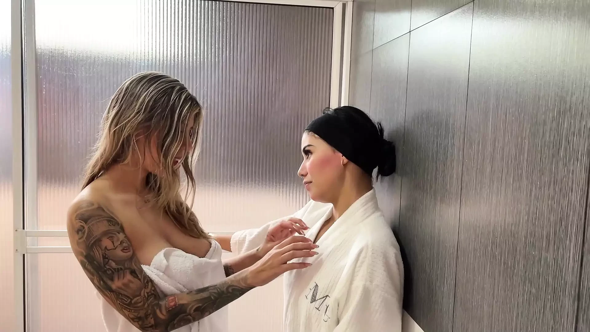 Sexy shower with my best friend - Full XXX Movies | ePornHIT.