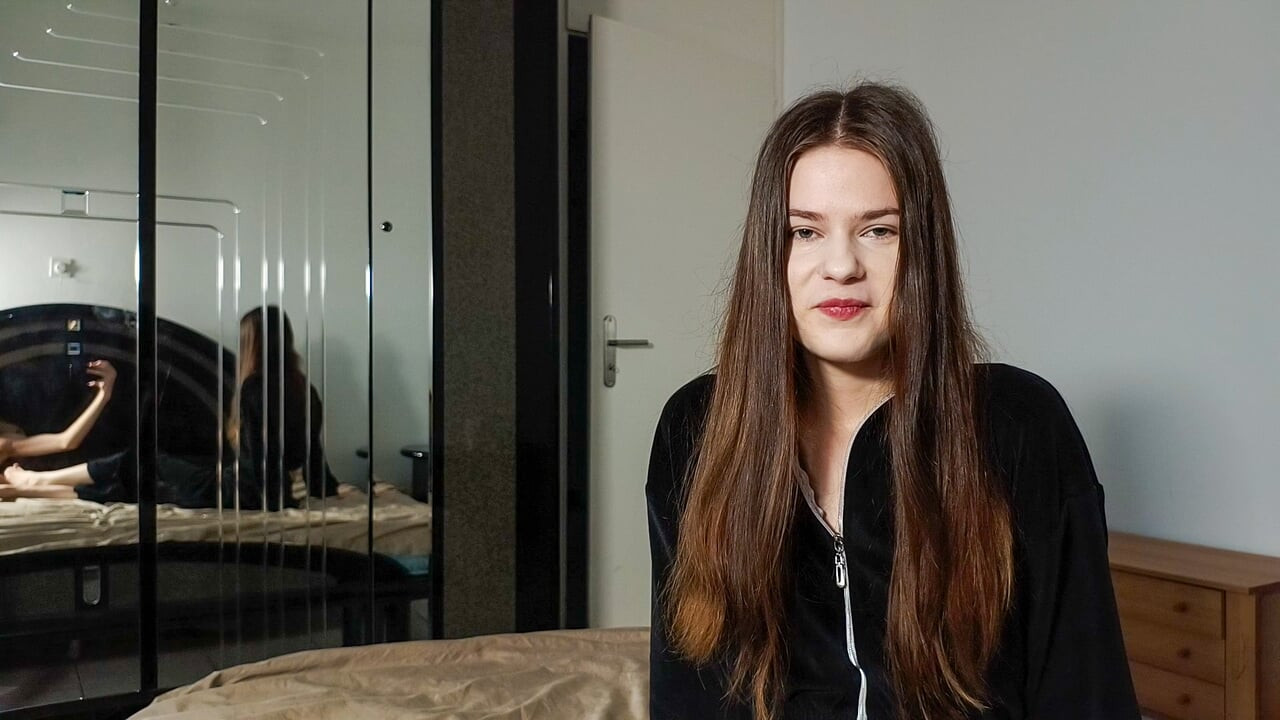 I helped my stepsister to prepare for her first sex with her boyfriend with my own cock - Full XXX Movies | ePornHIT.