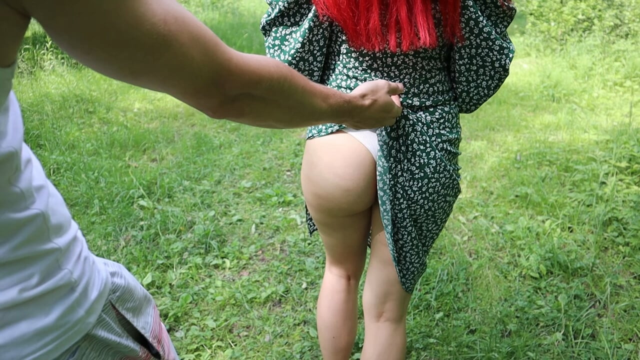 A young milf in the forest got so carried away with the phone, that she allowed herself to be fucked in the ass - Full XXX Movies | ePornHIT.