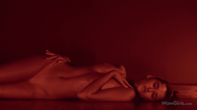 Jaw-Dropping Strip Show: Gorgeous Girl Flaunts Her Hot Bod