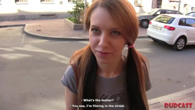 Hot Skinny Babe Gets Nailed by Deceptive Agent in Public