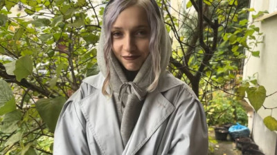 Seducing a Porn Actress: Hot Urban Encounter