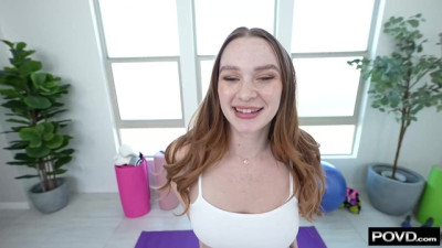 Horny Boxer Babe Works Trainer's Dick in the Ring