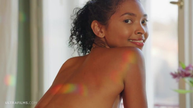 Watch This Sexy Babe Shake it Like a Pro! - Full XXX Movies | ePornHIT.