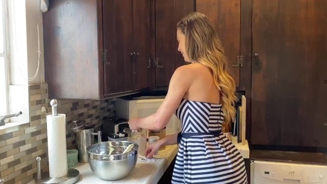 MILF Mom's Naughty Cookie Secret: Stepson's Creamy Contribution - Full XXX Movies | ePornHIT.
